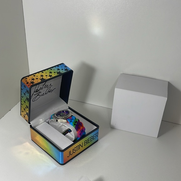 Justin Bieber Watch style #2 - Picture 4 of 8